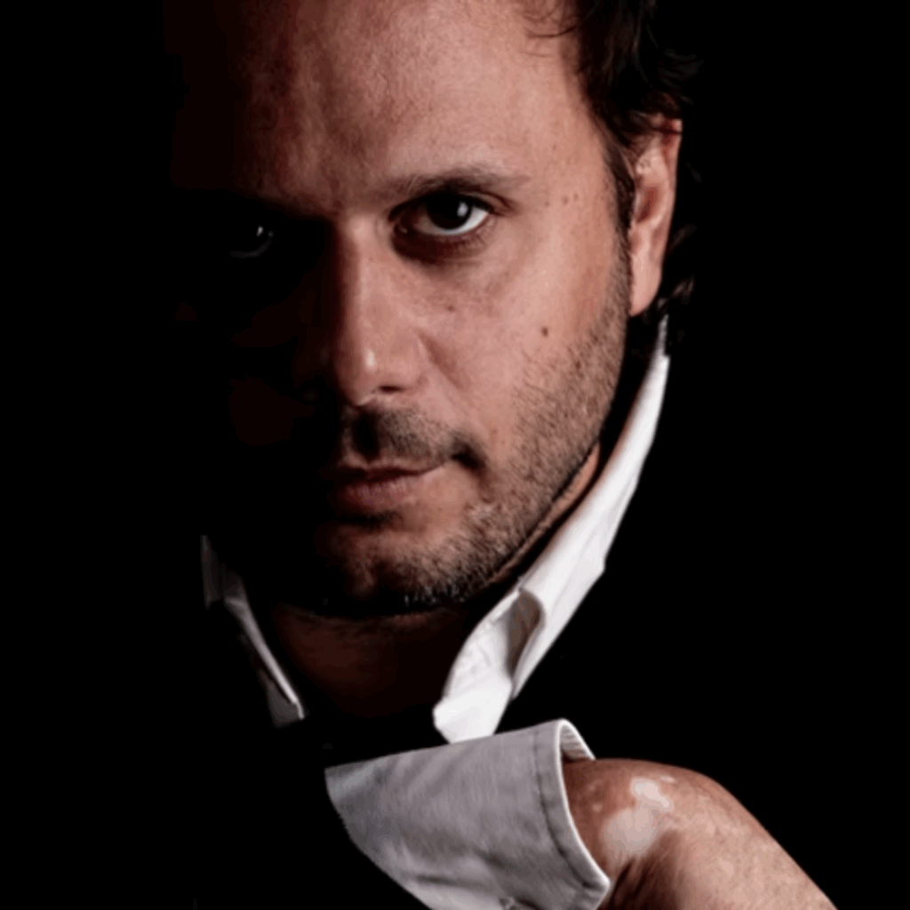 gustavo casaneve gustavo casaneve